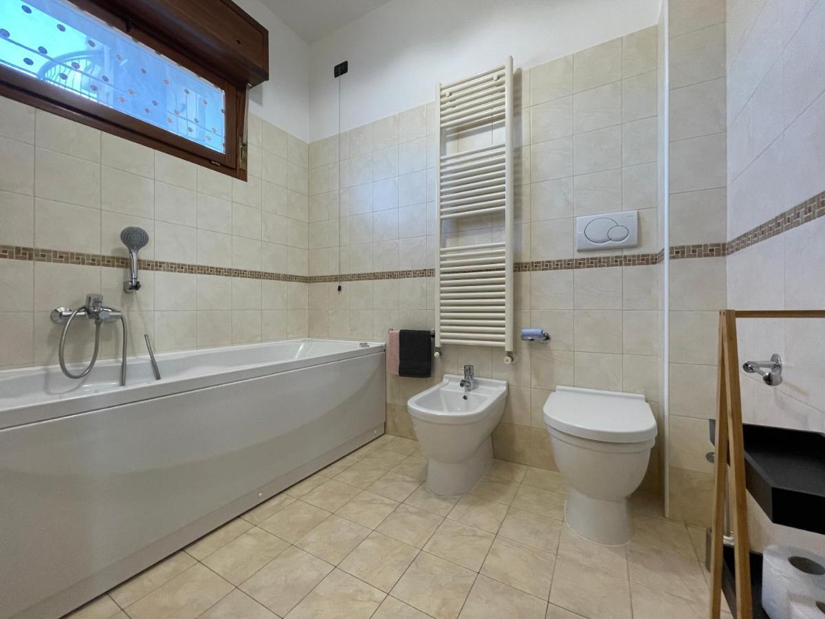 Casa Katiu' Due Camere Indipendenti In Appartamento Di 83 Mq Λ' Άκουιλα Εξωτερικό φωτογραφία